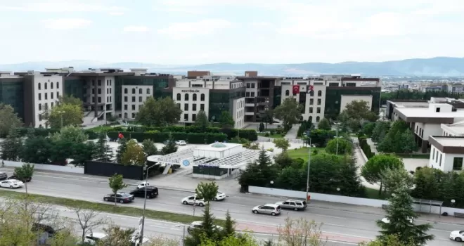 BTÜ’ye YÖKAK’tan 5 yıllık tam akreditasyon