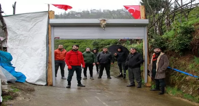 Bu köy halkı kendi karantinasını kendi oluşturdu
