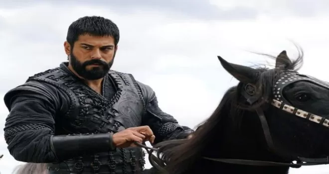 Burak Özçivit hakkında set çalışanlarına hakaret ettiği iddiasıyla soruşturma
