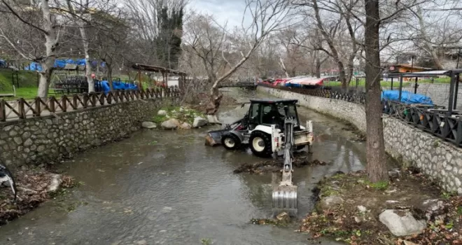 Bursa Büyükşehir’den Misi’de dere ve çevre temizliği