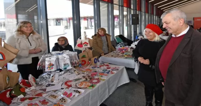 Bursa’da girişimci kadınların el emeği Osmangazi Meydanı’nda buluştu