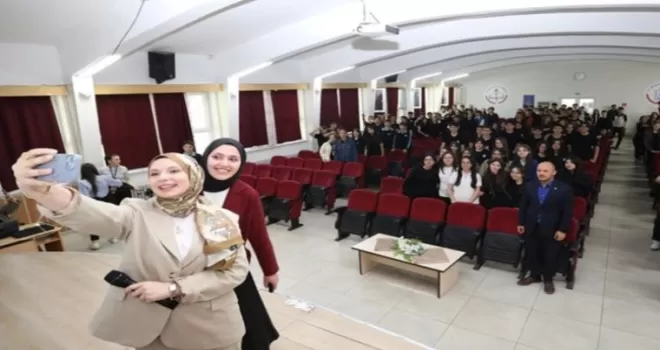 Bursa’da İnegöl’deki öğrencilere ’dijital güvenlik’