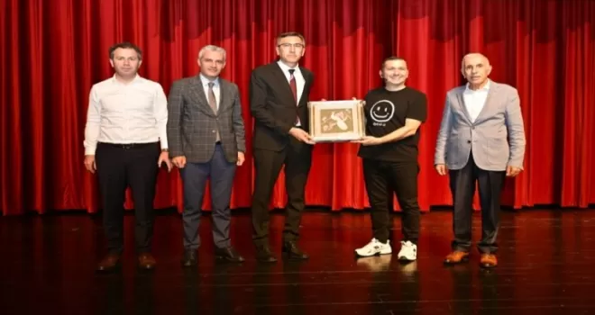 Bursa’da öğretmenler ’Maarifin Kalbinde’ oyunla buluştu