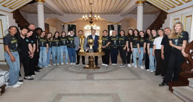 Bursa’da şampiyon hentbolculardan Başkan Vekili Biba’ya ziyaret