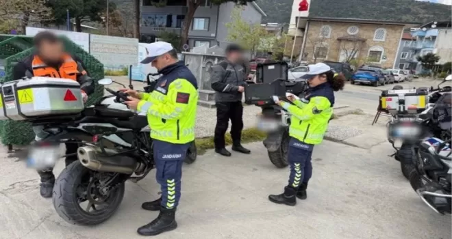 Bursa’da Trafik Jandarması’ndan motosikletlere sıkı denetim