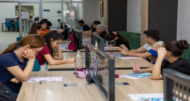 Bursa’da üniversite adaylarına sınav provası