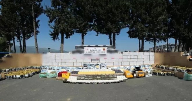 Bursa Gemlik’te milyonlarca makaron ele geçirildi