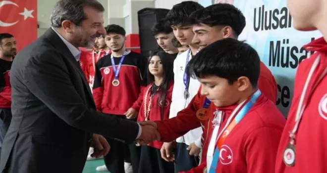 Bursa Gürsu’nun sporcularına ödül yağdı