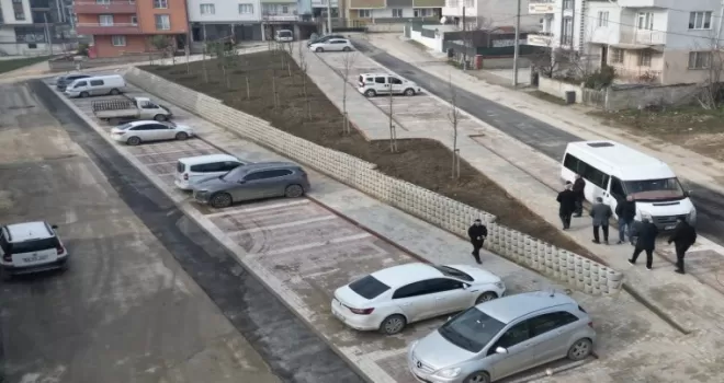 Bursa İnegöl’de otoparkla birlikte 24 fidan toprağa kavuştu