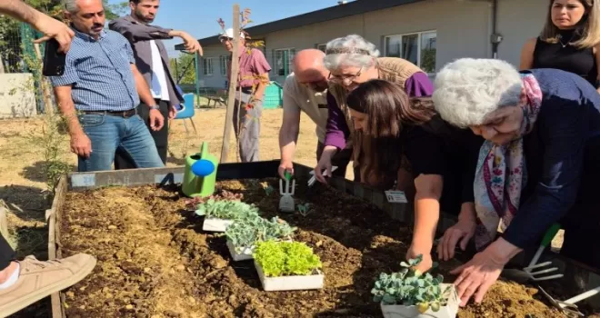 Bursa Nilüfer’de Alzheimer farkındalığına fidelerle destek