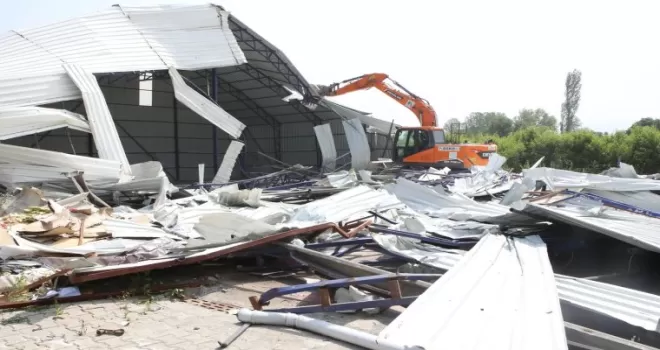 Bursa Nilüfer’de kaçak iş yeri yıkıldı