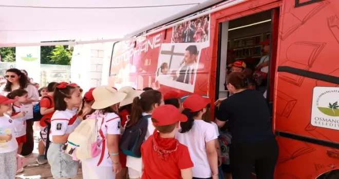 Bursa Osmangazi’de çocuklara kitap ve tarih sevgisi aşılıyor