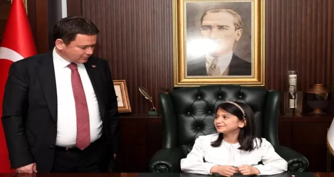 Bursa Osmangazi’de geleceğin başkanları koltuğa oturdu
