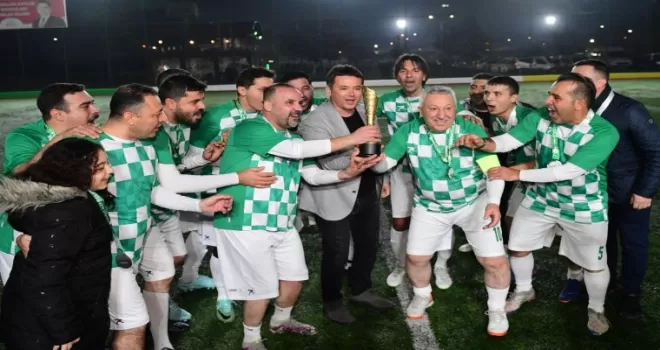 Bursa Osmangazi’de geleneksel turnuvada kupa sahibini buldu