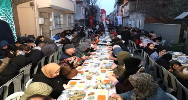 Bursa Osmangazi’de iftar sofrası dolup taştı