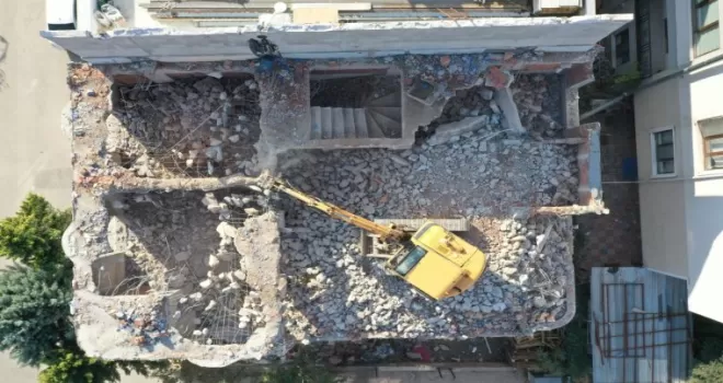 Bursa Osmangazi’de ruhsatsız katlara anında müdahale