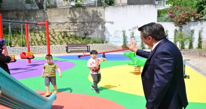 Bursa Yıldırım’da parklara yaz bakımı