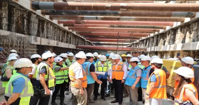 Büyükakın Körfezray Metrosu tünel çalışmalarını inceledi