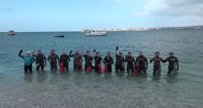 Büyükçekmece’de 25 balık adamla deniz temizliği
