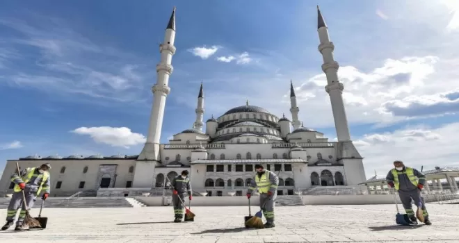 Büyükşehir’den camilerde temizlik seferberliği
