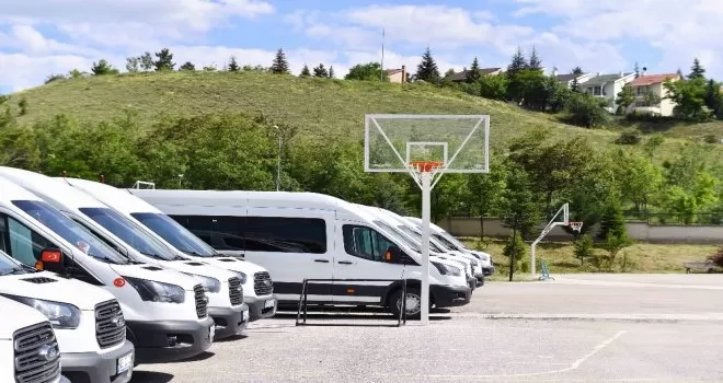 Büyükşehir’den okullara spor desteği
