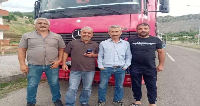 Büyükşehirlerde satılmak üzere kurbanlıklar Artvin’den yola çıktı
