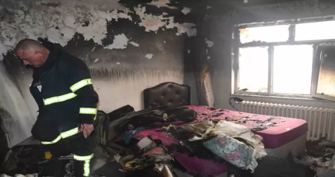 Çakmakla oynayan 2,5 yaşındaki çocuk felakete sebep oluyordu
