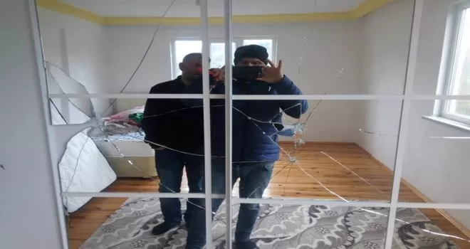 Çalmadılar, kırdılar döktüler
