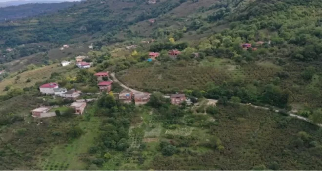 Çamaş’ta 4 mahalleye hitap eden grup yolu asfaltla buluştu