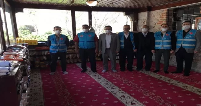 Camiler ihtiyaç sahiplerine aracılık ediyor
