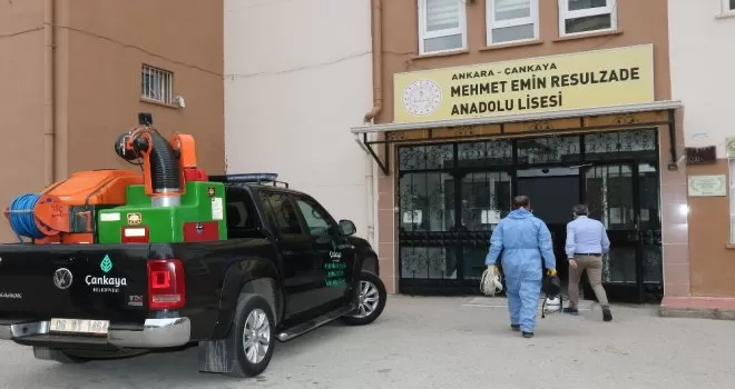 Çankaya Belediyesi’nden okullara dezenfekte
