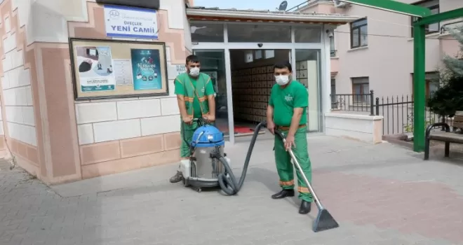 Çankaya Belediyesinden bayram öncesi cami temizliği
