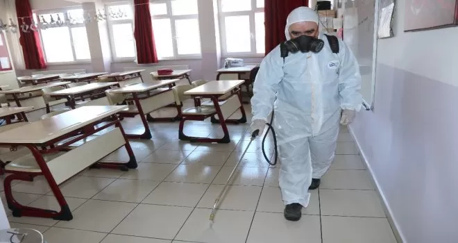 Çankaya’dan okullarda dezenfekte çalışması
