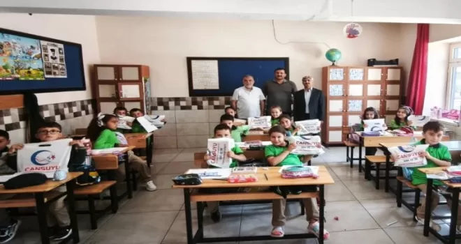 Cansuyu Derneği’nden Konya’da 2 bin 100 öğrenciye kırtasiye desteği