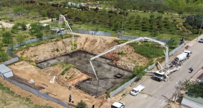Çayırova’da ’Kültür Evi’nin temel beton serimi gerçekleştirildi