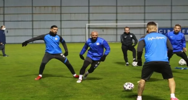 Çaykur Rizespor, Fenerbahçe maçı hazırlıklarını sürdürüyor
