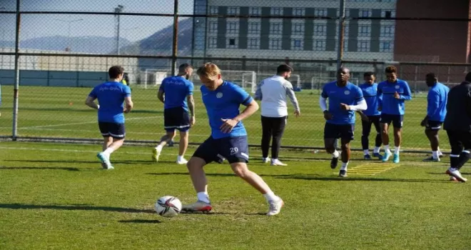 Çaykur Rizespor, Galatasaray hazırlıklarını çift antrenmanla sürdürdü
