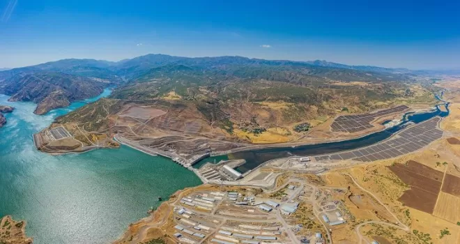 Cengiz Holding, Türkiye’nin ilk hibrit enerji santralini kurdu
