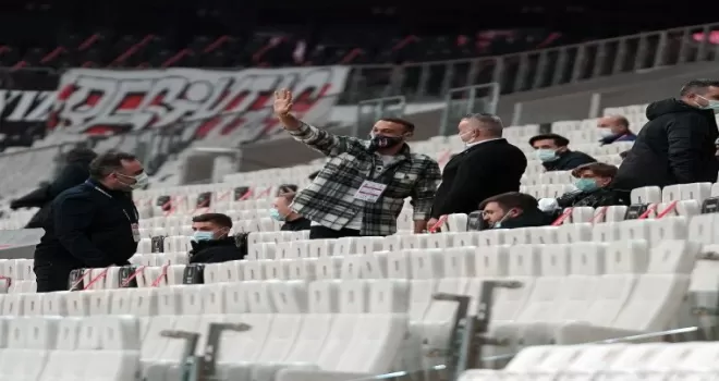 Cenk Tosun maçı tribünden takip etti

