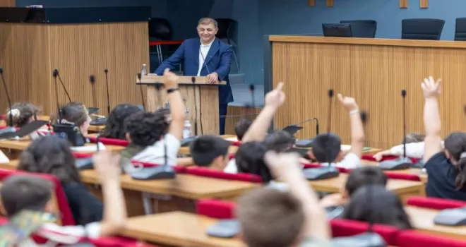Çocuklar İzmir’in yönetiminde söz sahibi