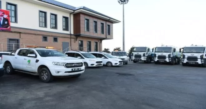 Çöp taksiler, temizlik araçları görev başında
