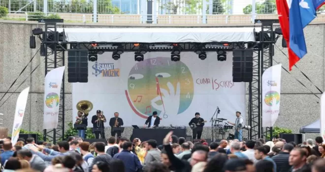 ’Cuma İş Çıkışı’ açık hava konserleri başladı
