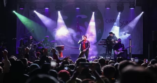 ’Cuma İş Çıkışı’ konserlerinde Mirkelam sahne aldı
