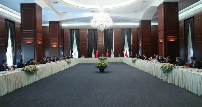 Cumhurbaşkanı Erdoğan AK Parti’ye yeni katılan 31 belediye başkanı ile görüştü
