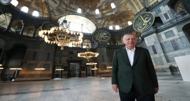 Cumhurbaşkanı Erdoğan Ayasofya Camii’nde incelemelerde bulundu
