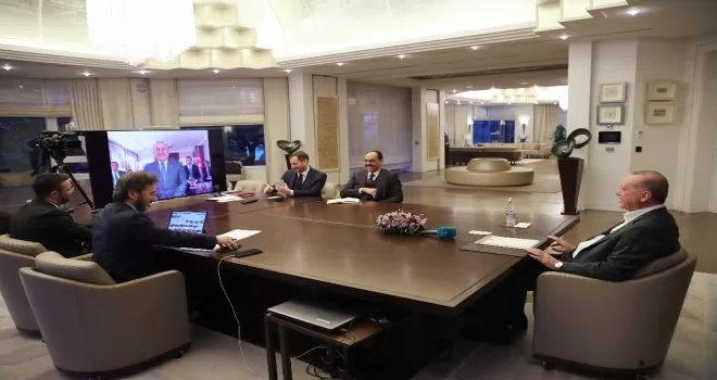 Cumhurbaşkanı Erdoğan bakanlarla video konferansla görüştü
