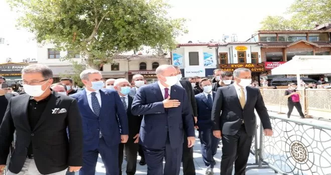 Cumhurbaşkanı Erdoğan cuma namazını Eyüpsultan’da kıldı
