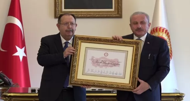 Cumhurbaşkanı Erdoğan’ın mazbatası TBMM Başkanı Şentop’a teslim edildi
