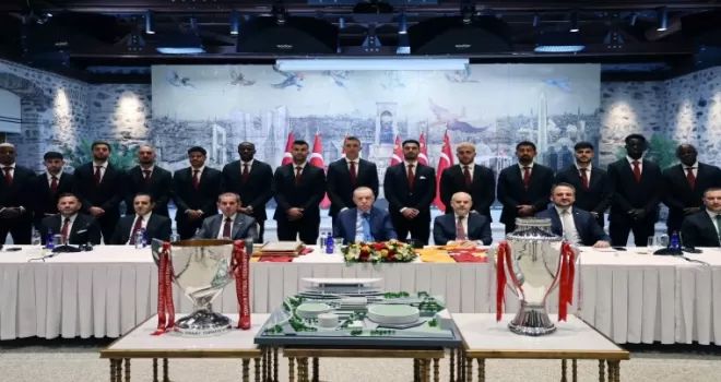 Cumhurbaşkanı Erdoğan, Süper Lig Şampiyonu Galatasaray’ı ağırladı