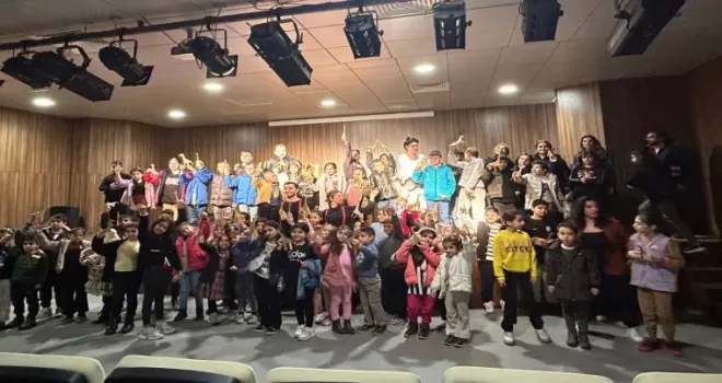 Dayanışma Noktaları çocukları sinema ve tiyatroyla buluşturdu